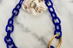 RoxanneWard_BlueChainNecklace_RTSTFall-Roxanne-Ward